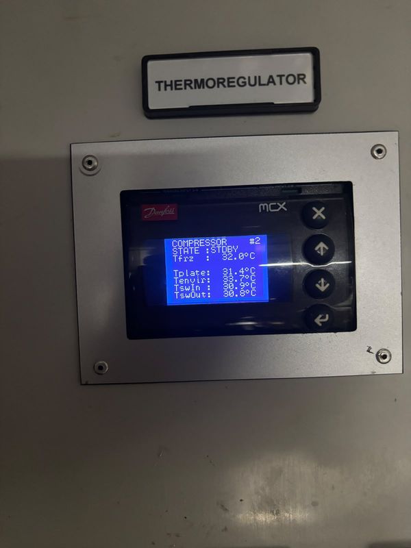 Controller screen: unit 2 on standby, inverter plate temperature 31.4 °C as displayed. Reading only, no cause implied.
