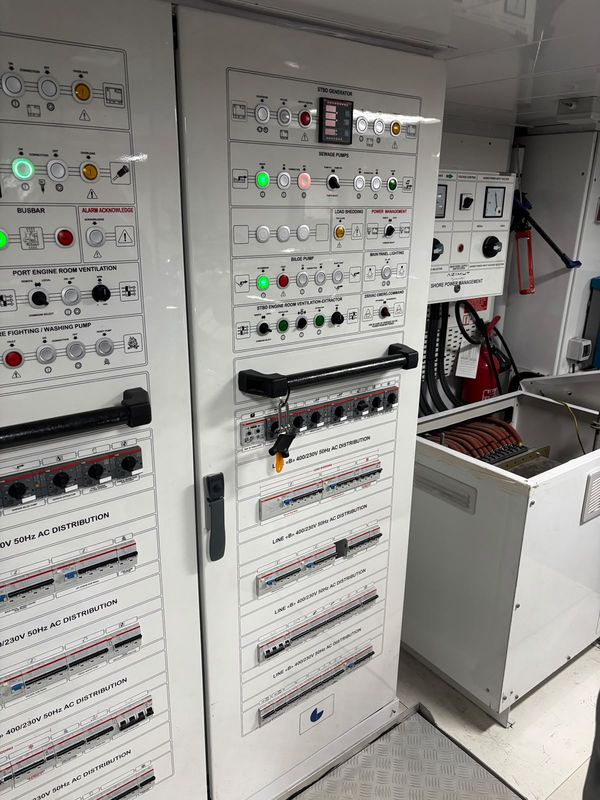 Main switchboard and shore-power compartment, general arrangement.